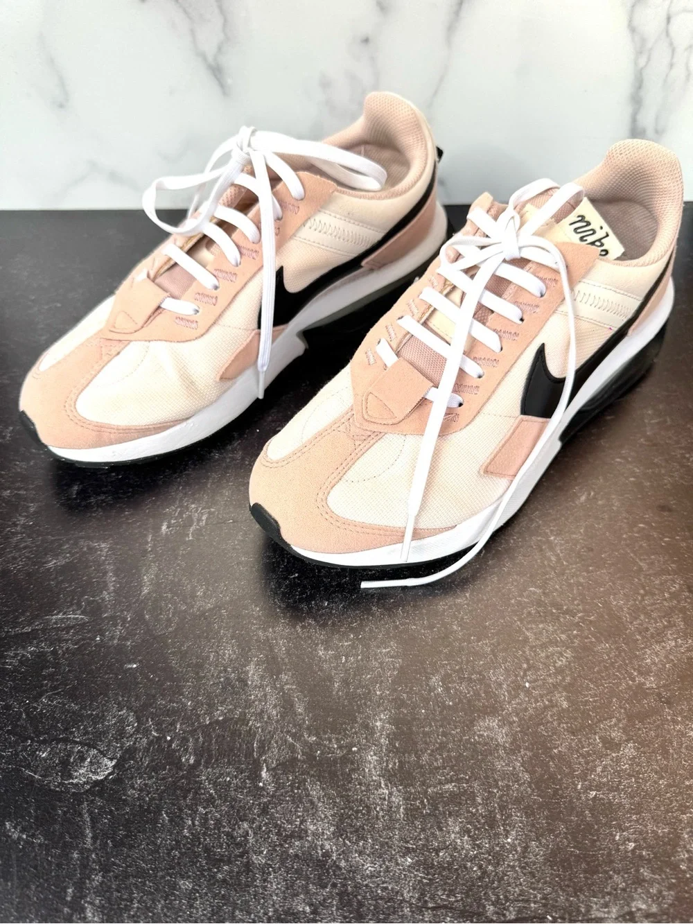 Nike Air Max Pre-Day Sneakers Light Soft Pink Black - Very Good Cond. - US 8.5